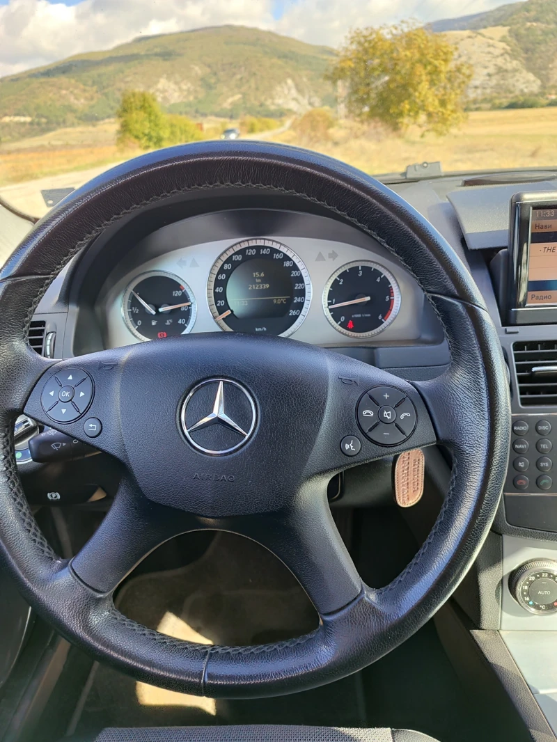 Mercedes-Benz C 220, снимка 3 - Автомобили и джипове - 47689897