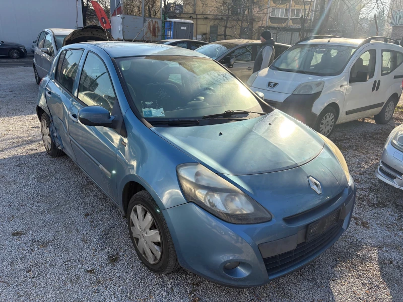 Renault Clio 1.1i, снимка 2 - Автомобили и джипове - 48100665