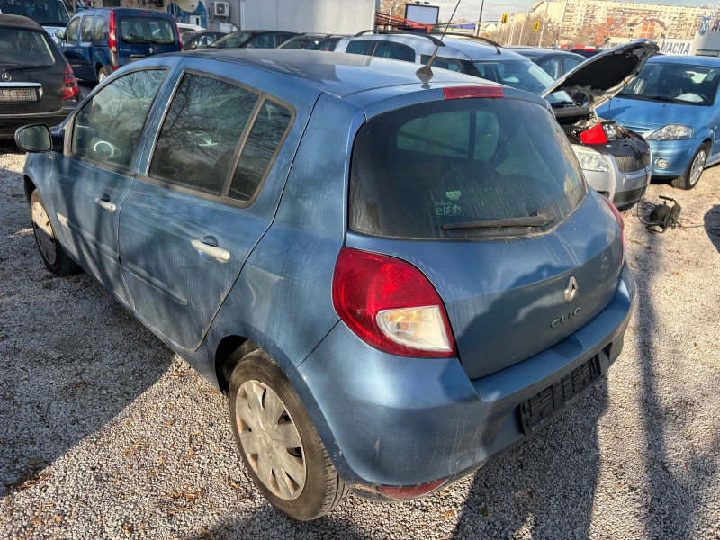 Renault Clio 1.1i, снимка 4 - Автомобили и джипове - 48100665