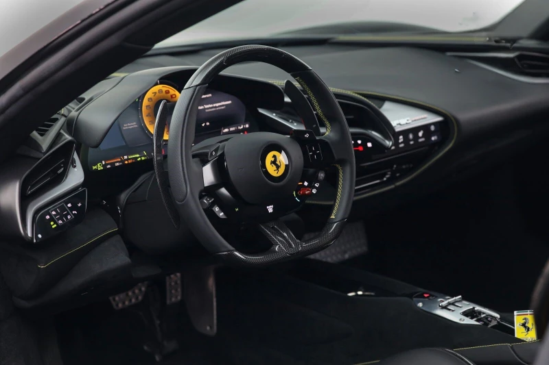 Ferrari SF 90 STRADALE/ CERAMIC/ CARBON/ RACING SEATS/ LIFT/ , снимка 10 - Автомобили и джипове - 49196400