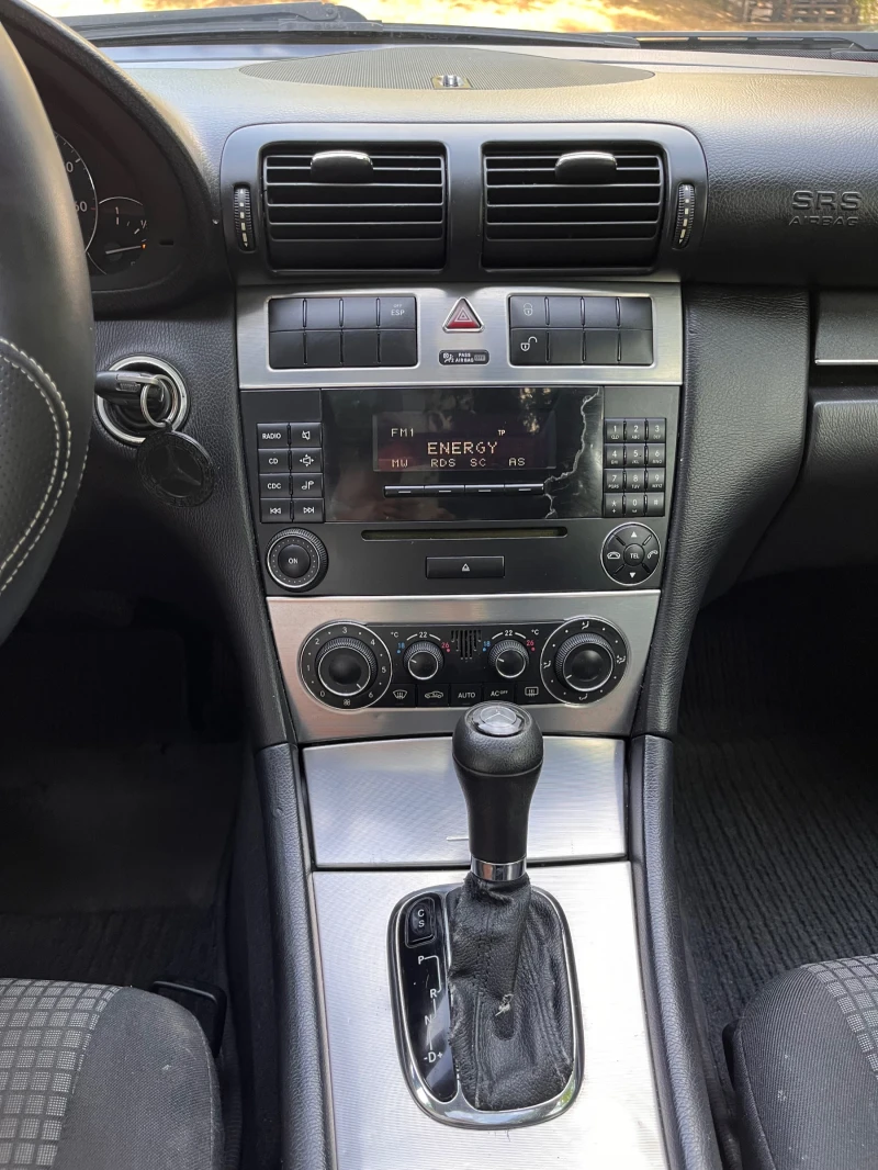 Mercedes-Benz C 180, снимка 10 - Автомобили и джипове - 53137075