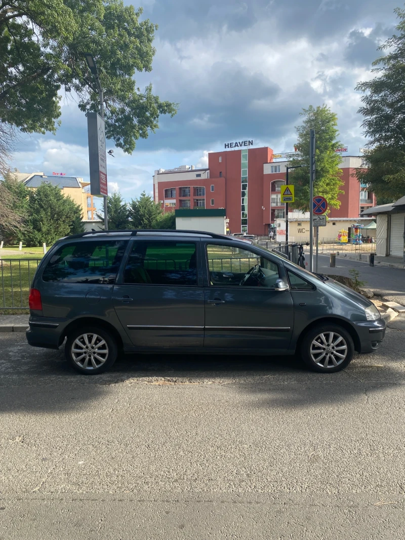 VW Sharan 2.0 TDI, снимка 4 - Автомобили и джипове - 52443236
