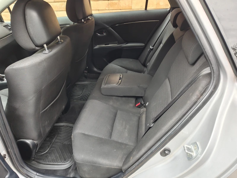 Toyota Avensis 2.2D 150ps EURO5B oбслужен, снимка 10 - Автомобили и джипове - 53558640