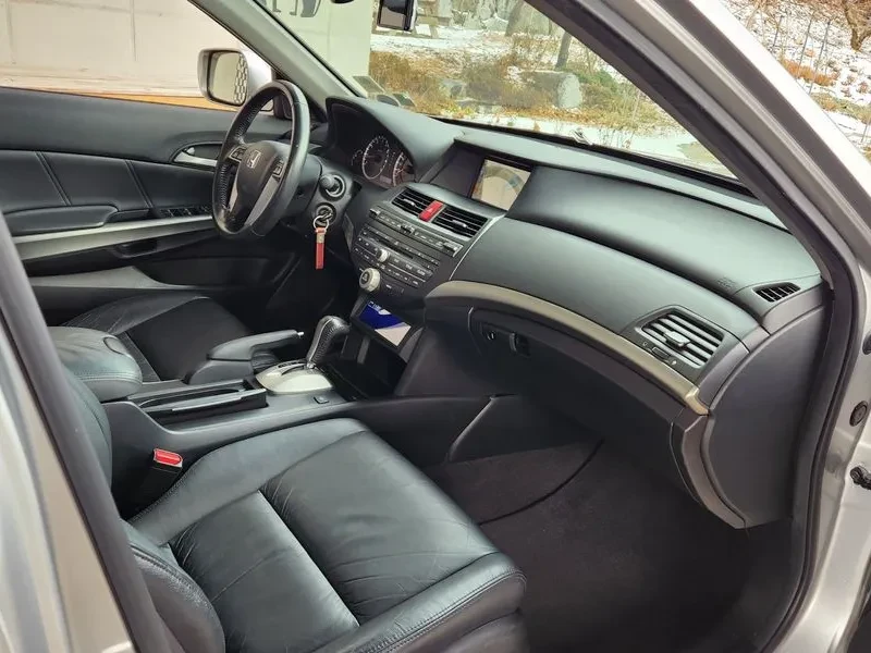 Honda Accord 3.5, снимка 12 - Автомобили и джипове - 55715349
