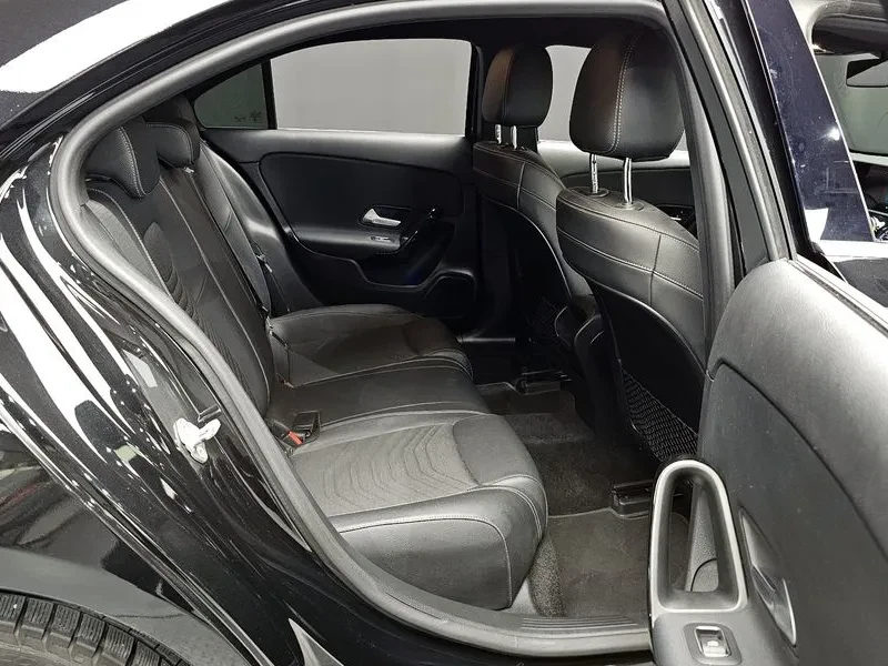 Mercedes-Benz A 250 4Matic Sedan, снимка 11 - Автомобили и джипове - 56295111