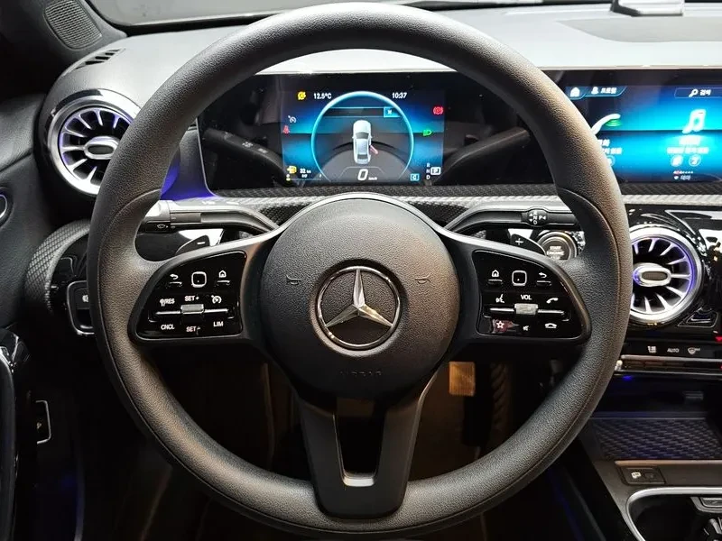Mercedes-Benz A 250 4Matic Sedan, снимка 12 - Автомобили и джипове - 56295111