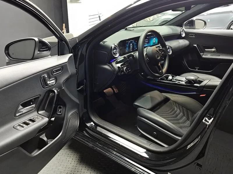 Mercedes-Benz A 250 4Matic Sedan, снимка 10 - Автомобили и джипове - 56295111