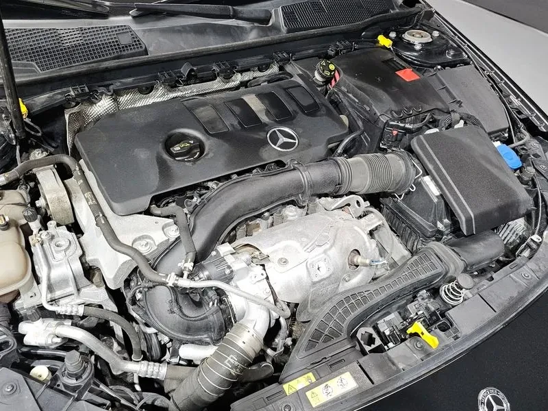 Mercedes-Benz A 250 4Matic Sedan, снимка 6 - Автомобили и джипове - 56295111
