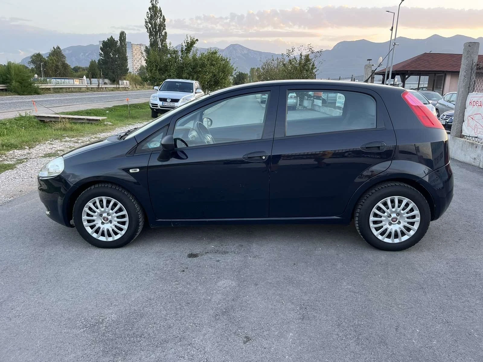 Fiat Punto GRANDE 1.2I 65кс 109 000км КЛИМАТИК - изображение 6