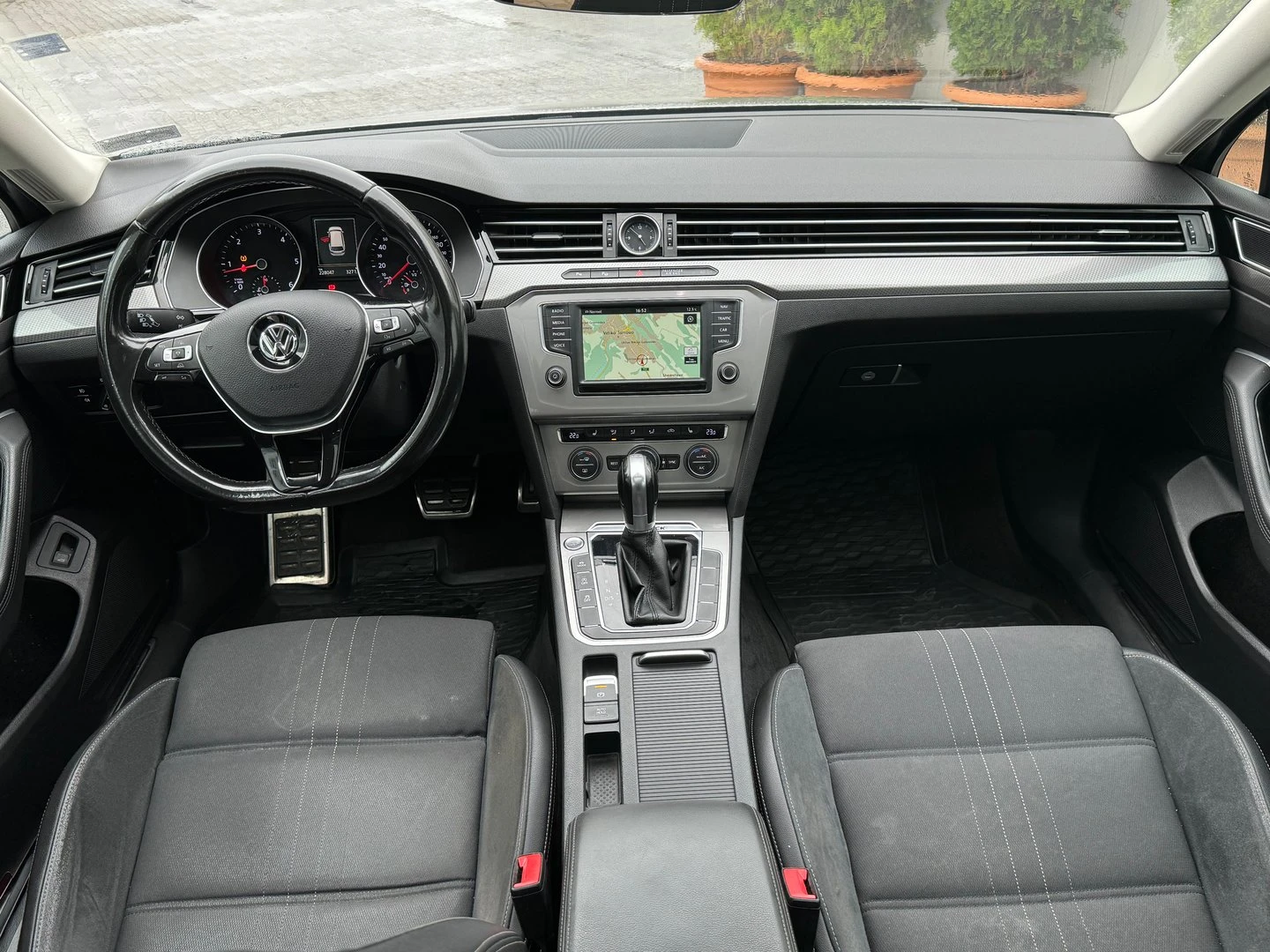 VW Passat 2.0TDI BMT 4MOTION - изображение 4
