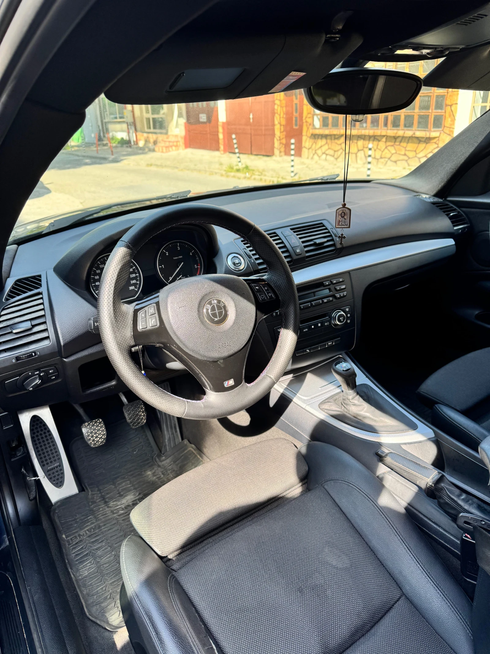 BMW 120  - изображение 8