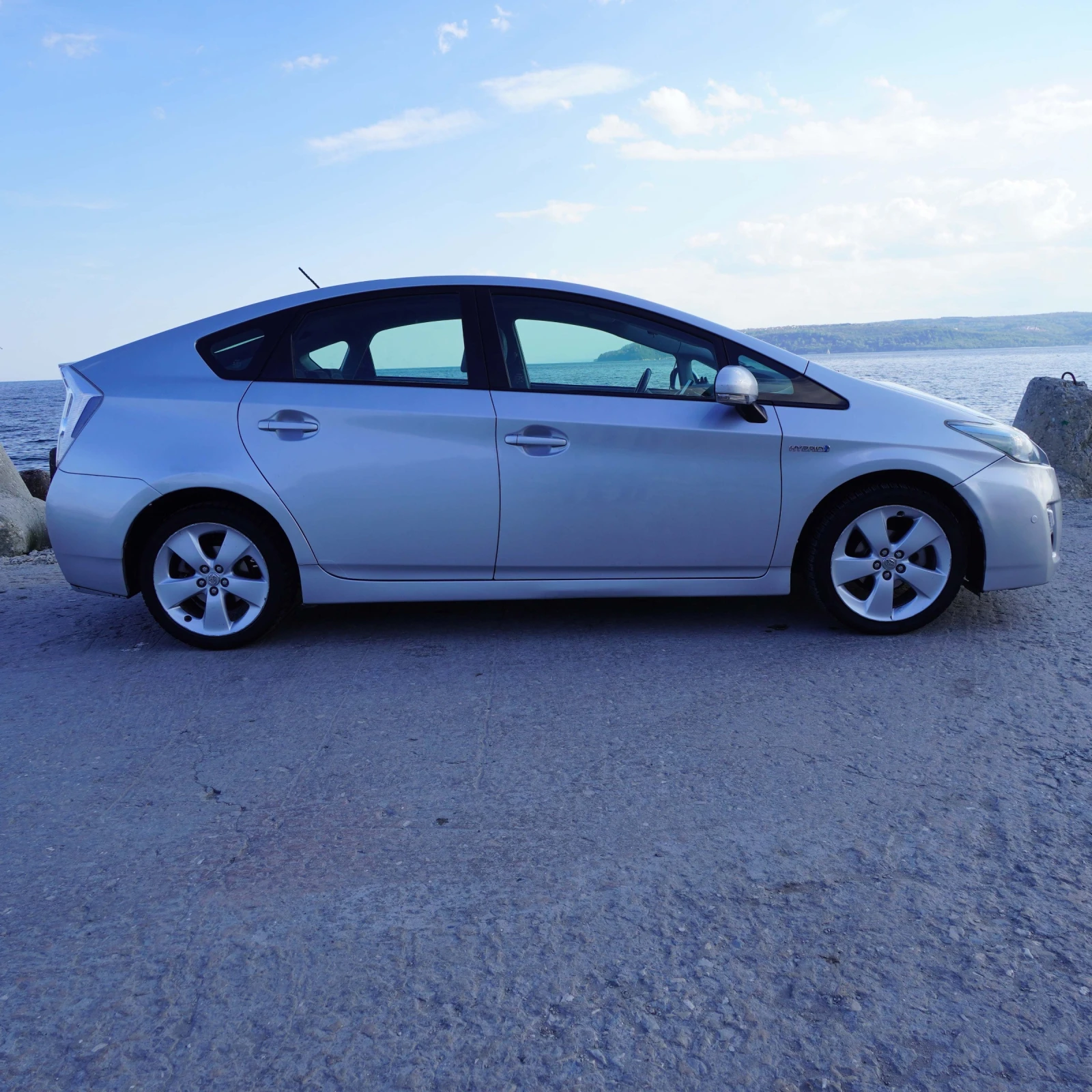 Toyota Prius 1.8 Hybrid - изображение 3