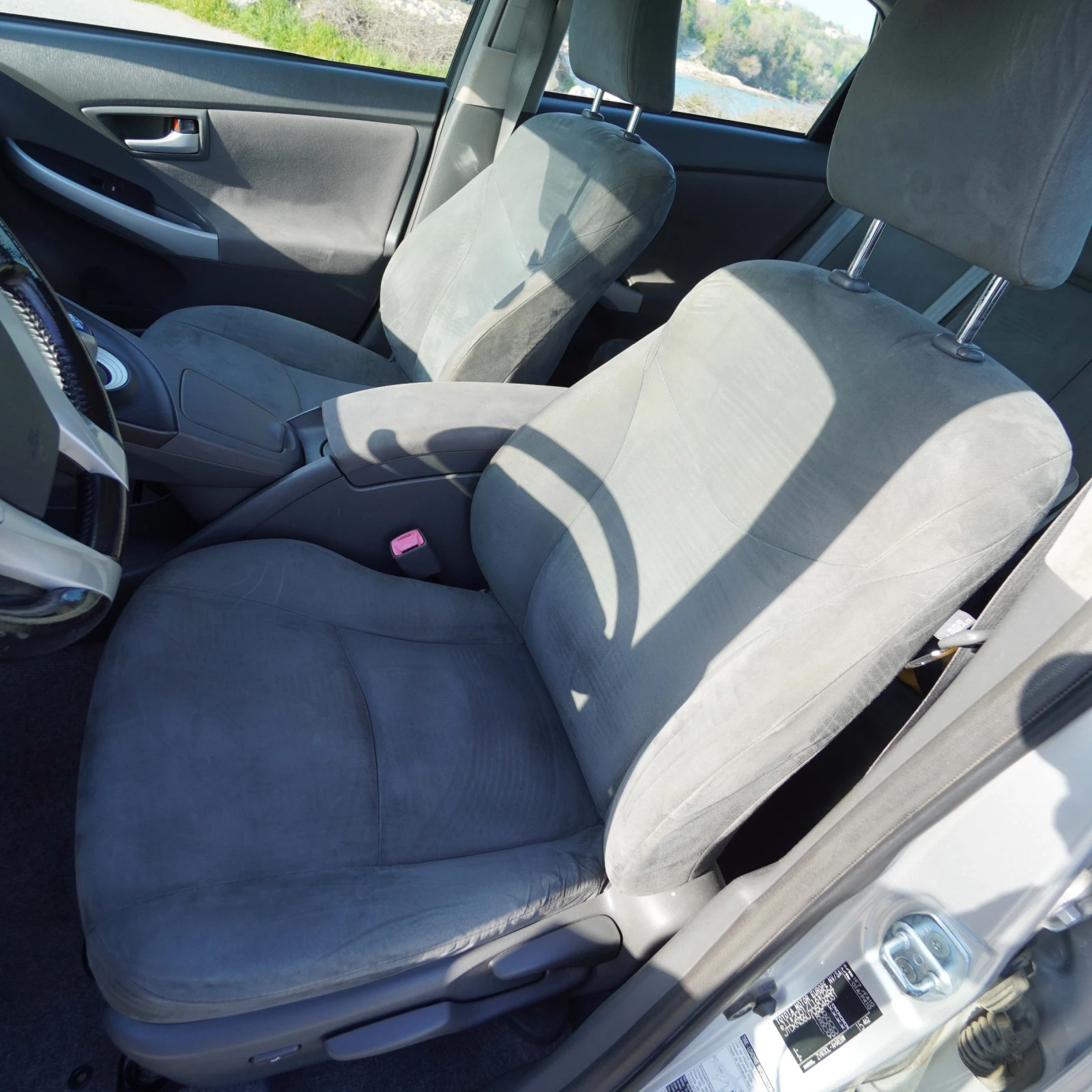 Toyota Prius 1.8 Hybrid - изображение 9