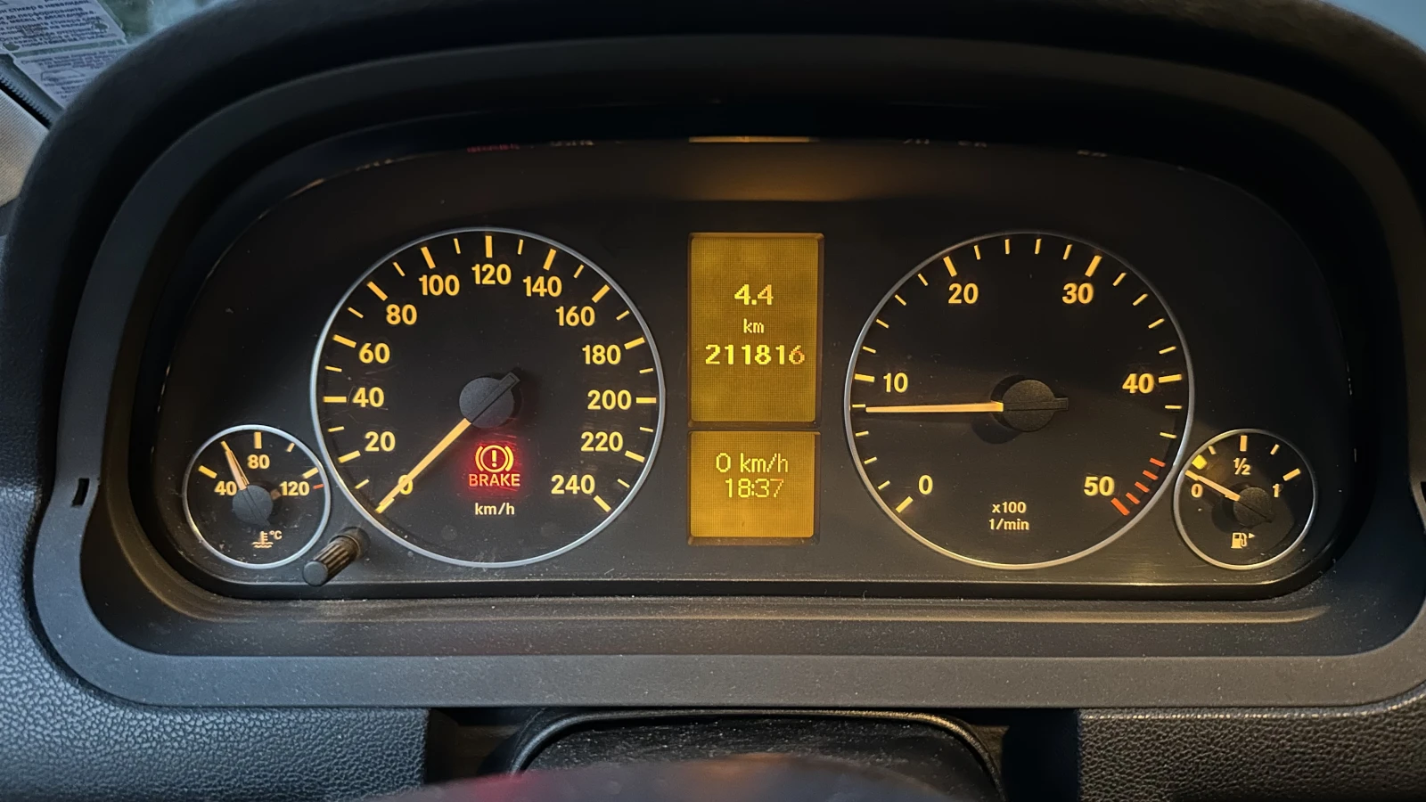 Mercedes-Benz A 180, снимка 6 - Автомобили и джипове - 53843899