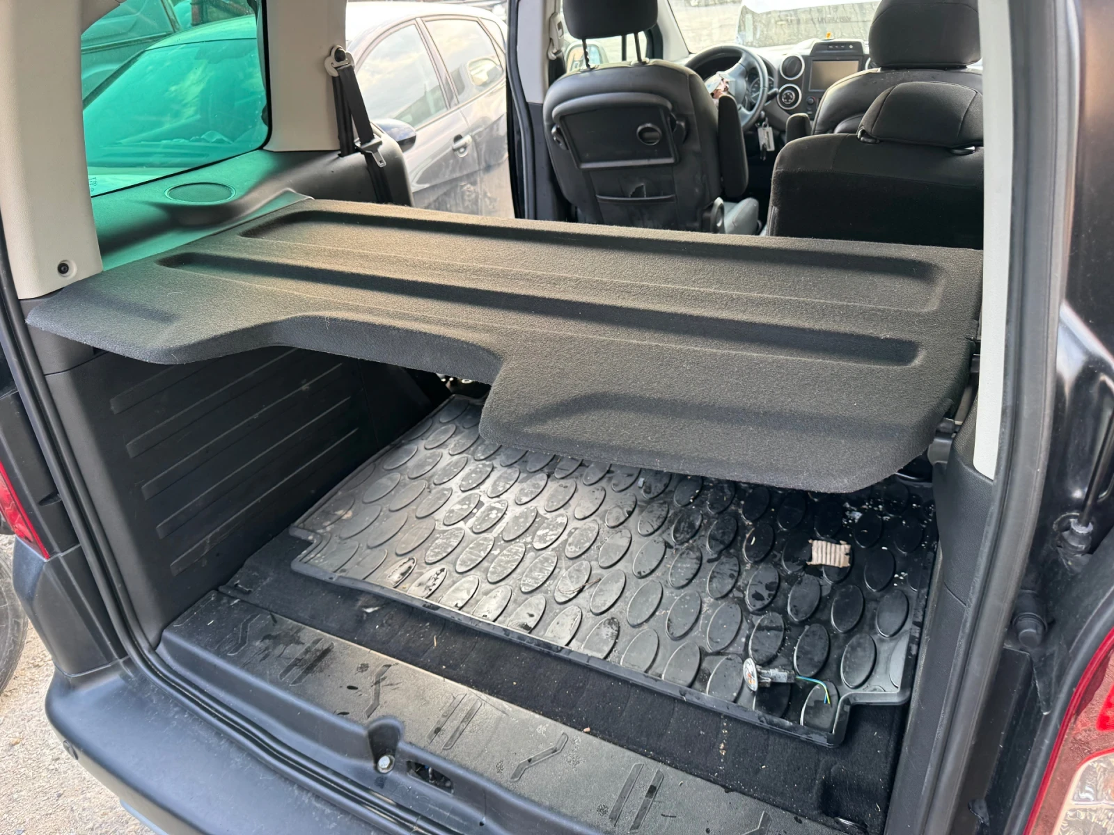 Citroen Berlingo 1.6HDI NAVIGATION evro6, снимка 9 - Автомобили и джипове - 53896740