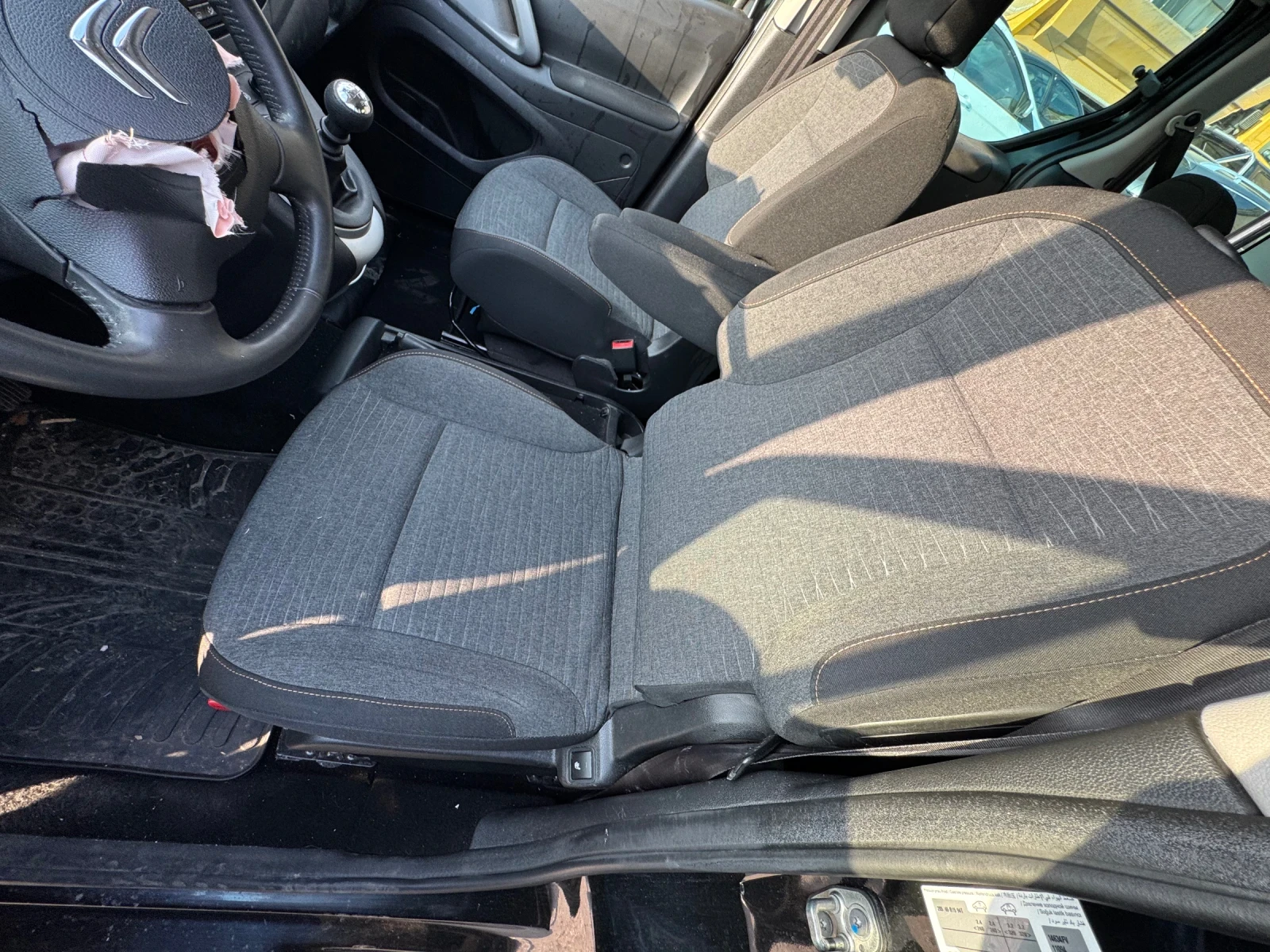 Citroen Berlingo 1.6HDI NAVIGATION evro6, снимка 16 - Автомобили и джипове - 53896740