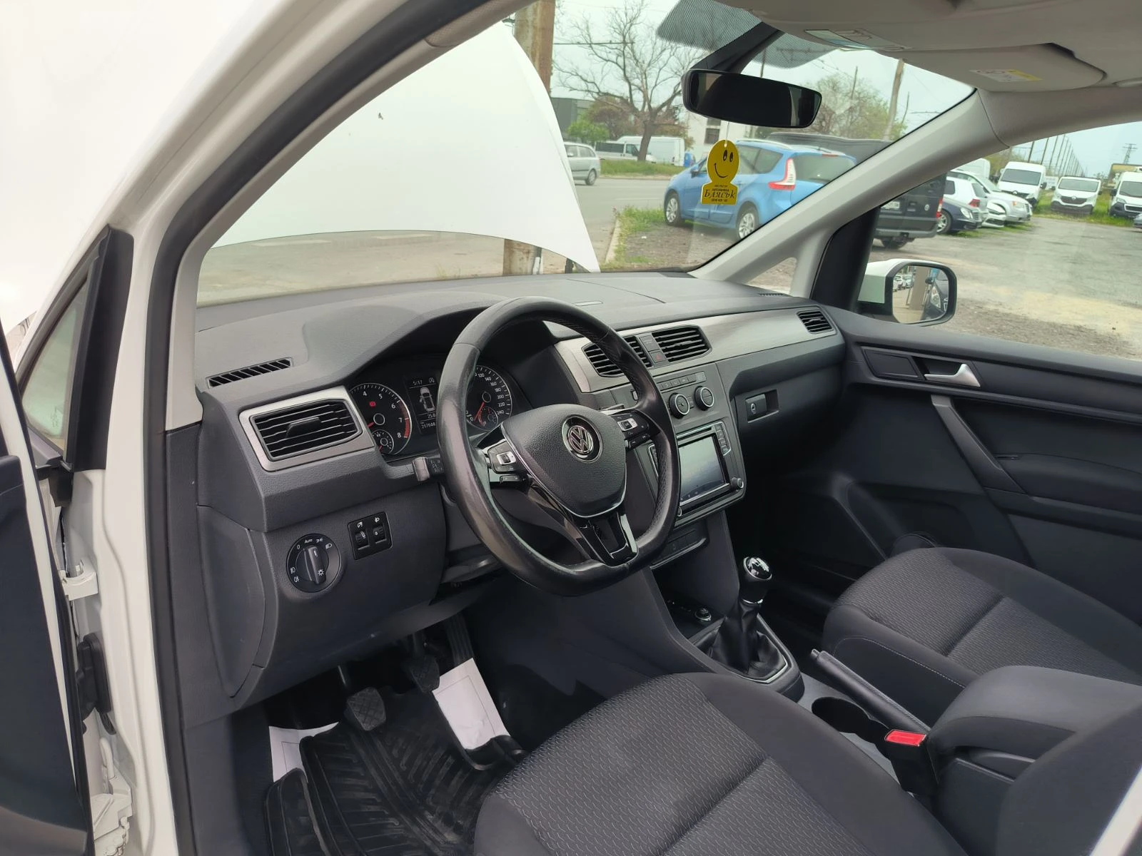 VW Caddy 1.4-6sk-Euro-6D, снимка 13 - Автомобили и джипове - 54477092