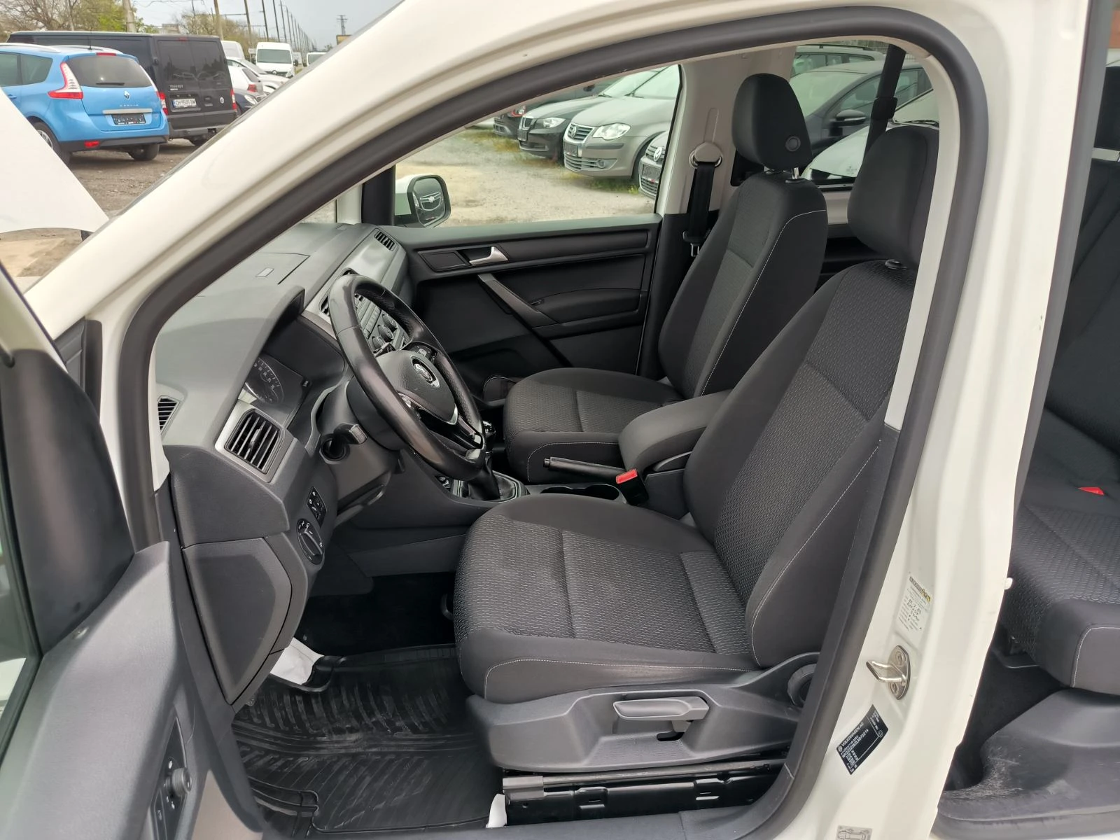 VW Caddy 1.4-6sk-Euro-6D, снимка 15 - Автомобили и джипове - 54477092