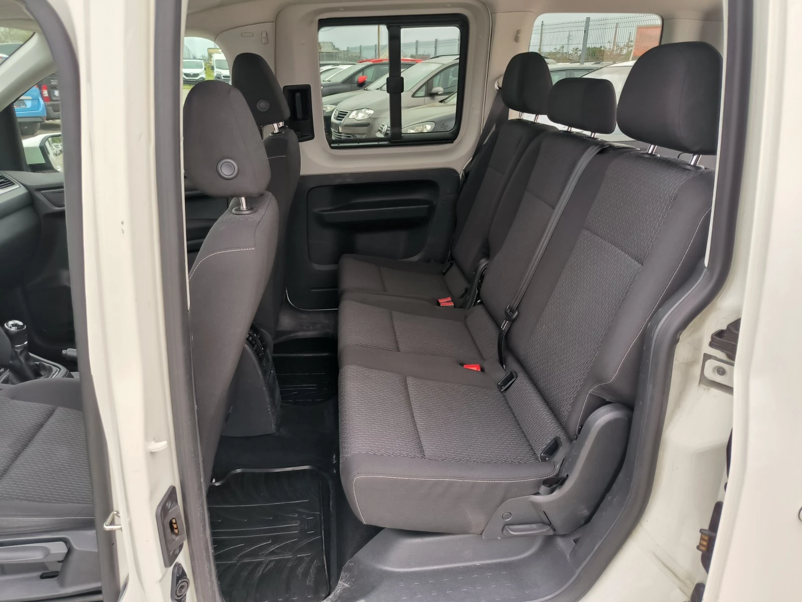 VW Caddy 1.4-6sk-Euro-6D, снимка 16 - Автомобили и джипове - 54477092