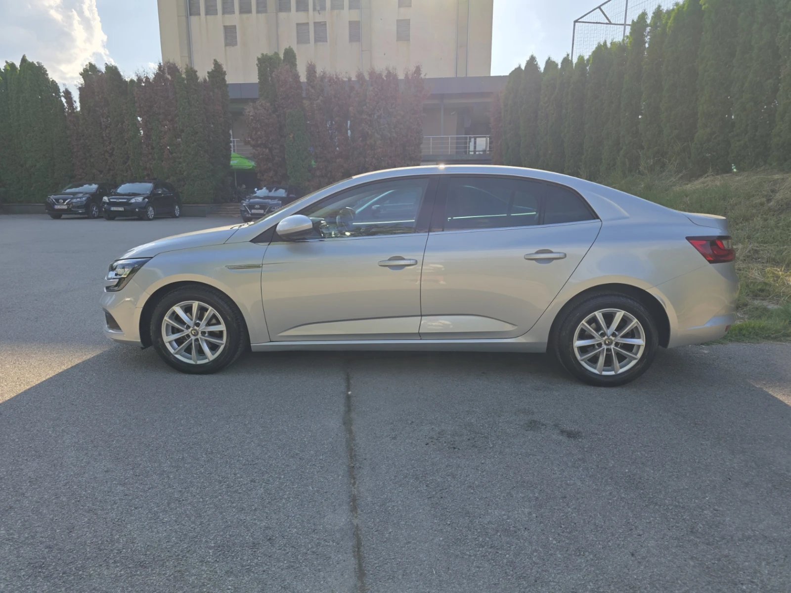 Renault Megane Intens 1.5 dCi / 110к.с, снимка 7 - Автомобили и джипове - 54848920