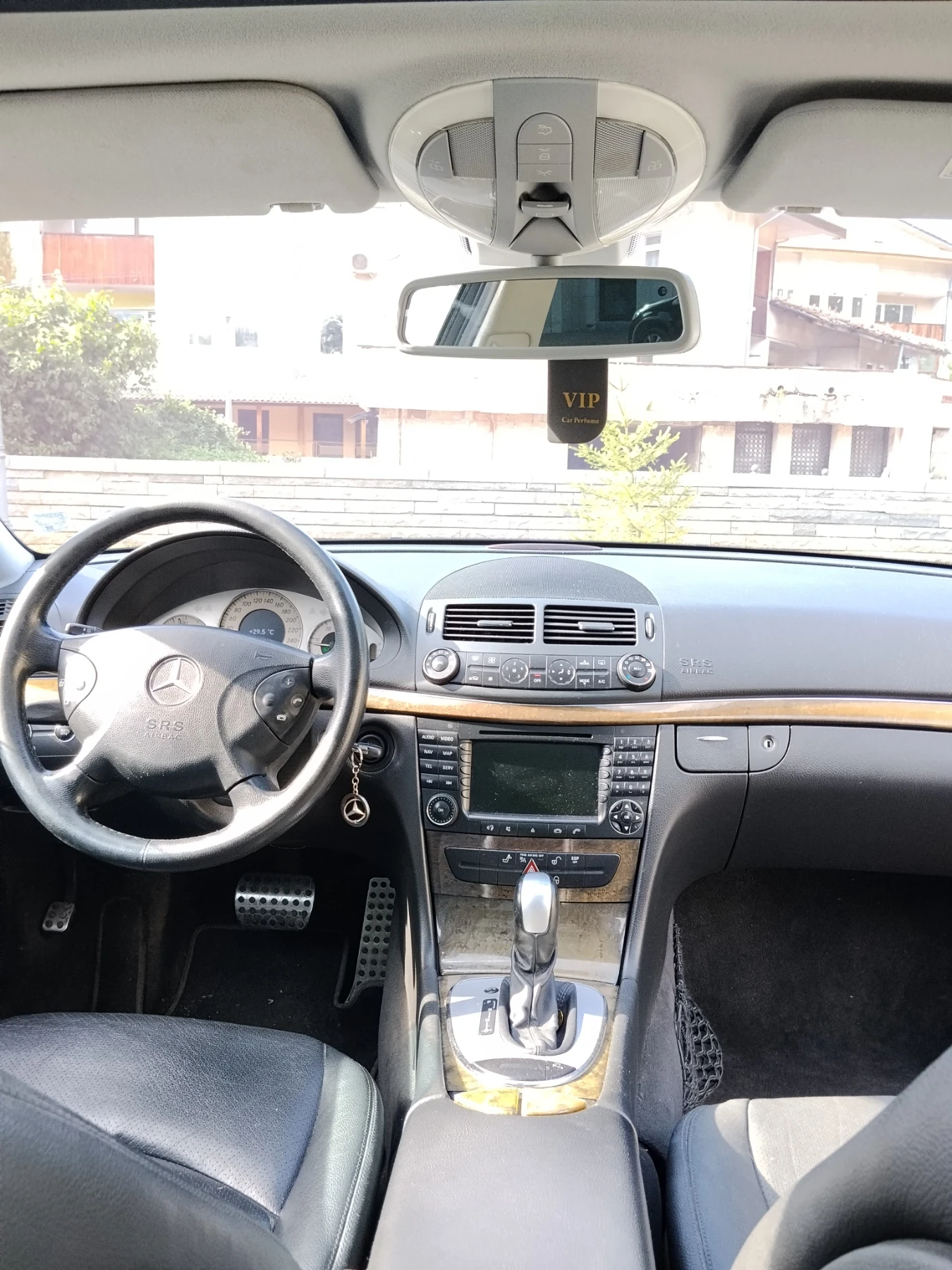 Mercedes-Benz E 320, снимка 2 - Автомобили и джипове - 54947091