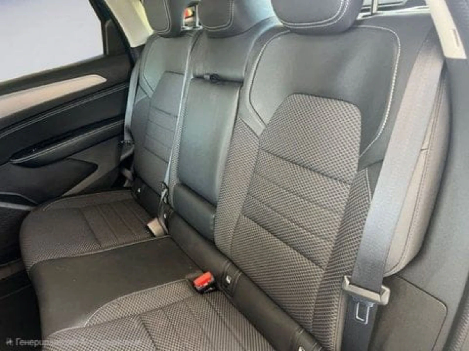 Renault Arkana 1.6 Hybrid E-TECH, снимка 10 - Автомобили и джипове - 55317712