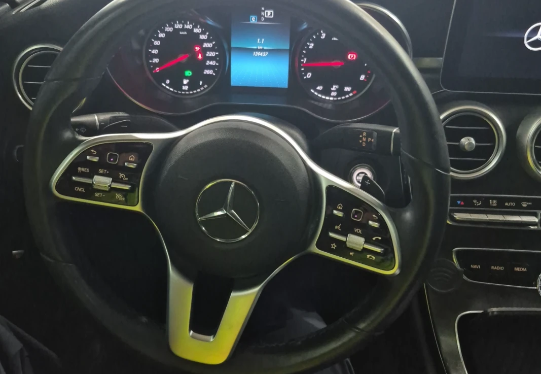 Mercedes-Benz C 300 * AMG Line* 4MATIC* Подгрев* Pano* Back Cam* , снимка 8 - Автомобили и джипове - 55473524