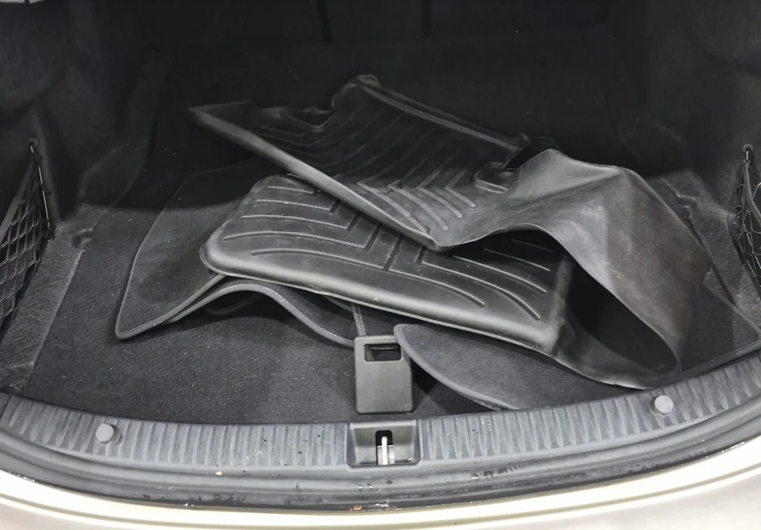 Mercedes-Benz C 300 * AMG Line* 4MATIC* Подгрев* Pano* Back Cam* , снимка 14 - Автомобили и джипове - 55473524