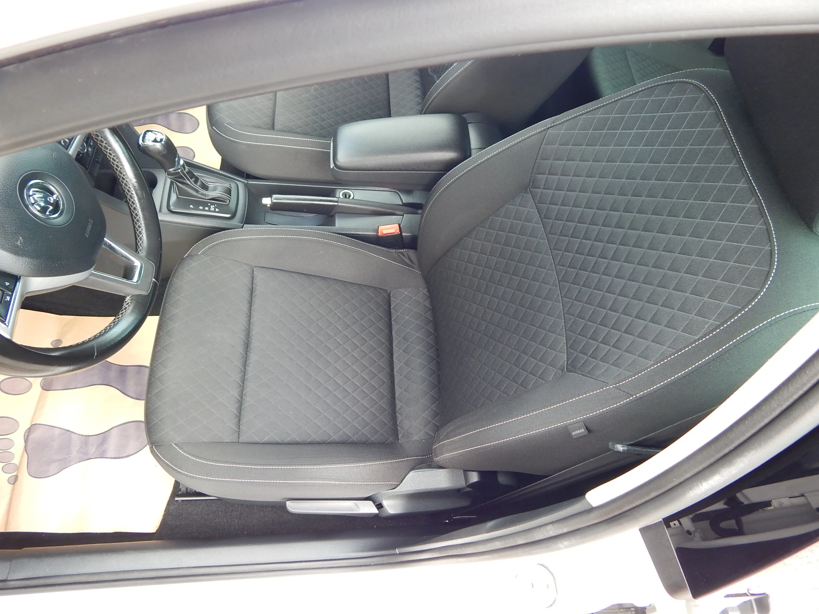 Skoda Rapid 1.4TDI* EURO6* АВТОМАТИК* , снимка 13 - Автомобили и джипове - 56104170