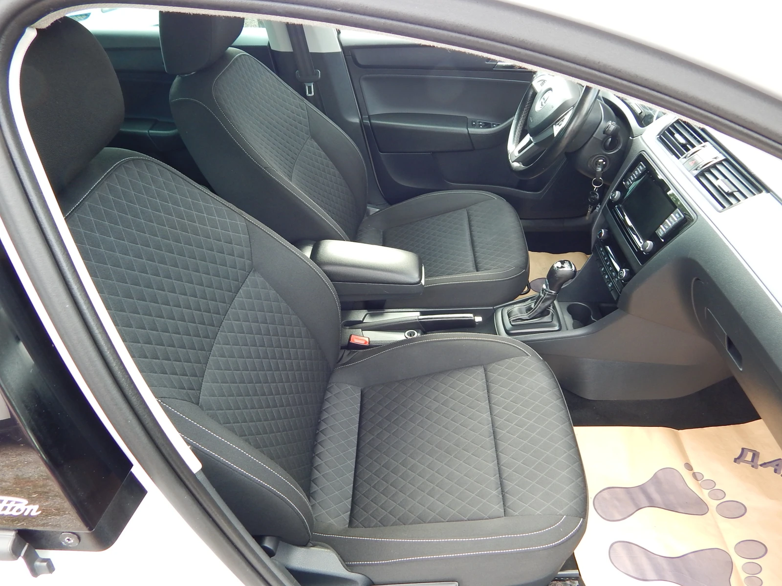 Skoda Rapid 1.4TDI* EURO6* АВТОМАТИК* , снимка 16 - Автомобили и джипове - 56104170