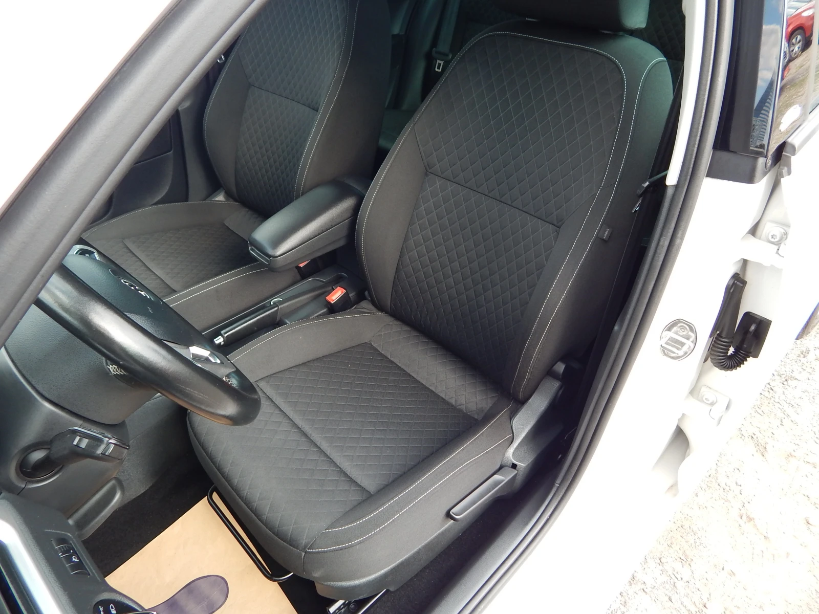 Skoda Rapid 1.4TDI* EURO6* АВТОМАТИК* , снимка 14 - Автомобили и джипове - 56104170