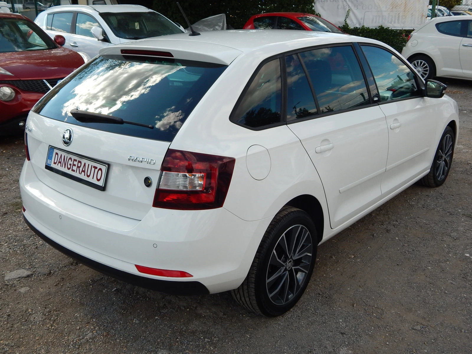 Skoda Rapid 1.4TDI* EURO6* АВТОМАТИК* , снимка 4 - Автомобили и джипове - 56104170