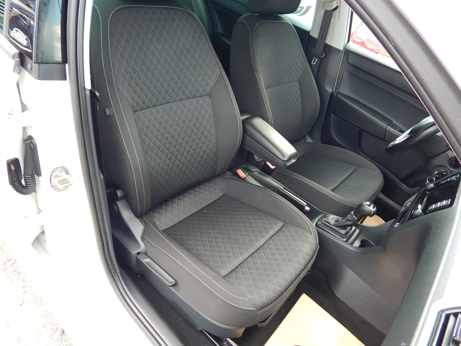 Skoda Rapid 1.4TDI* EURO6* АВТОМАТИК* , снимка 17 - Автомобили и джипове - 56104170