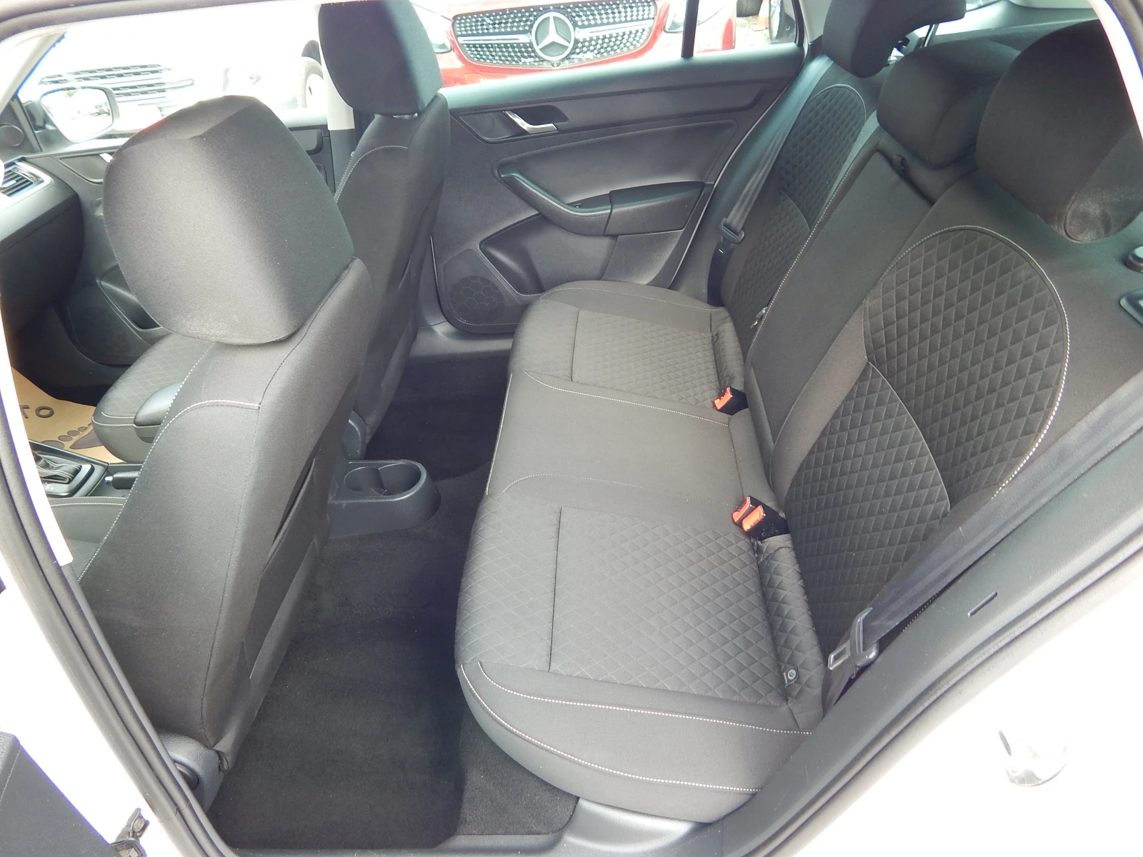 Skoda Rapid 1.4TDI* EURO6* АВТОМАТИК* , снимка 15 - Автомобили и джипове - 56104170