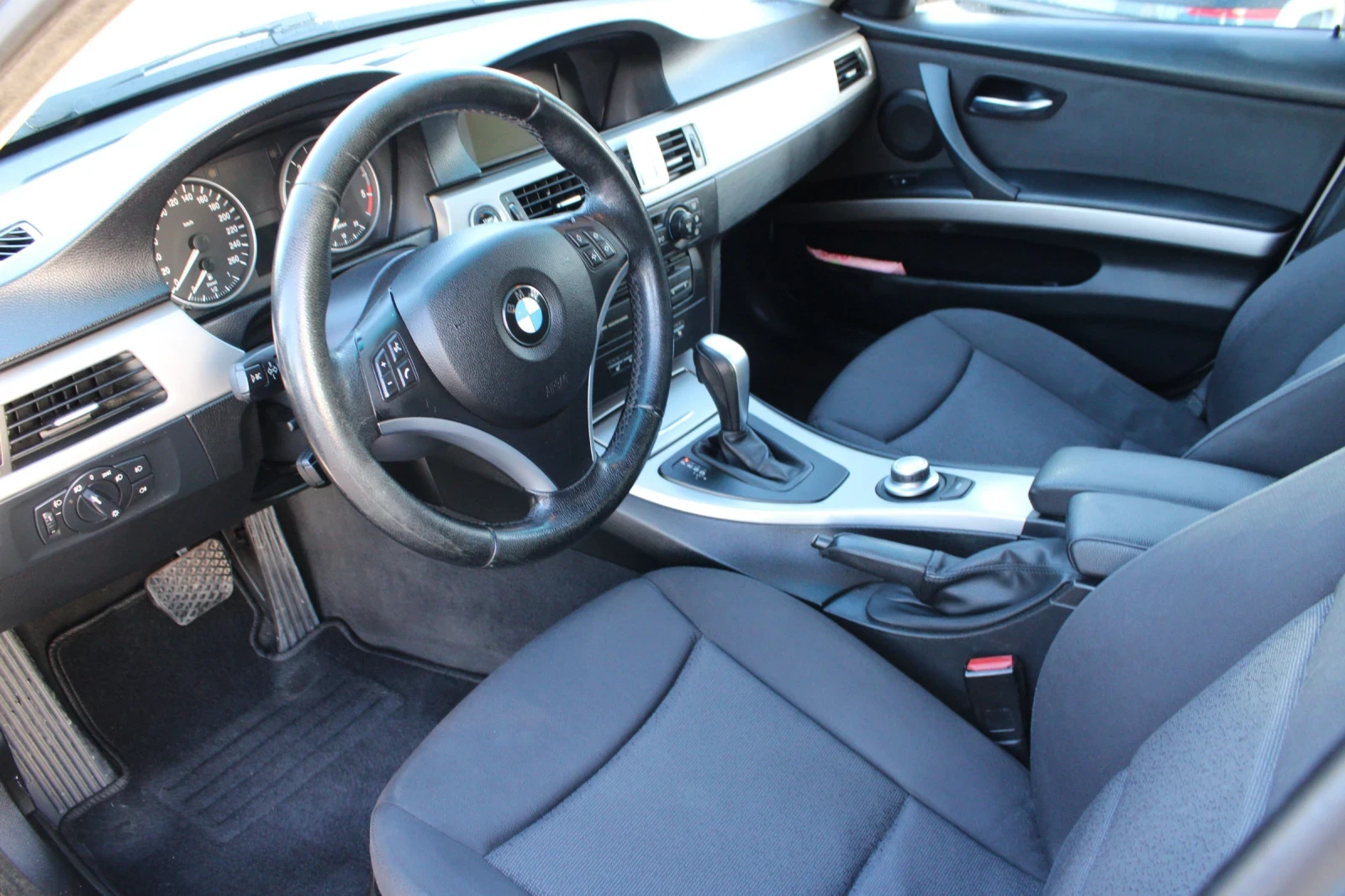 BMW 320, снимка 5 - Автомобили и джипове - 56316513
