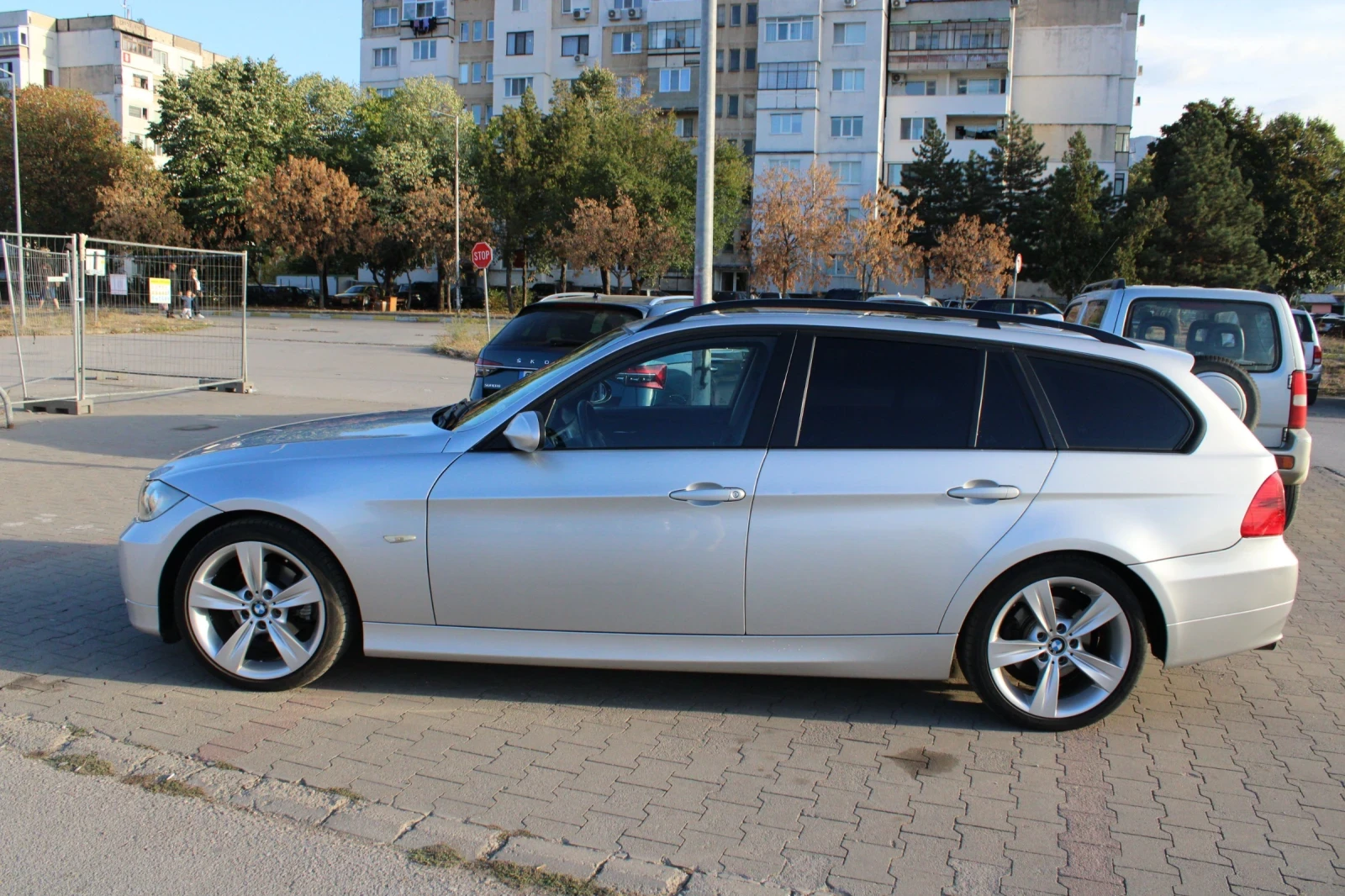 BMW 320, снимка 4 - Автомобили и джипове - 56316513