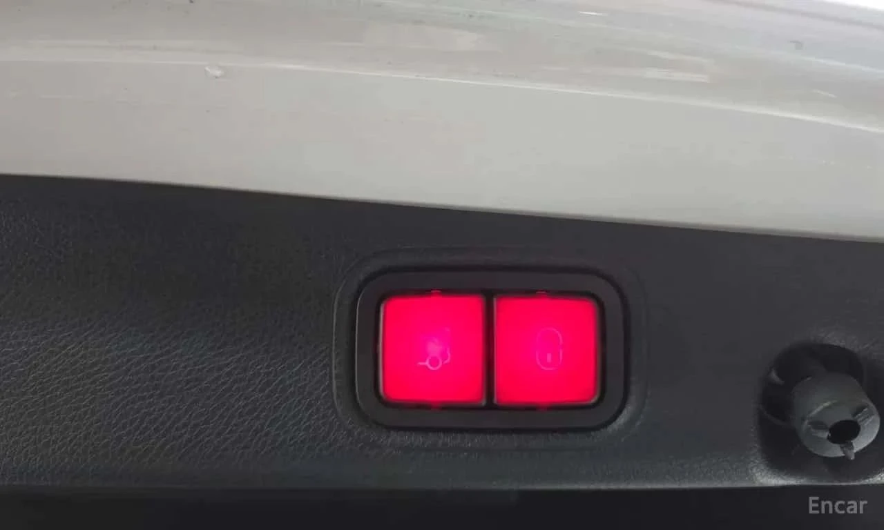 Mercedes-Benz E 300, снимка 16 - Автомобили и джипове - 56737177