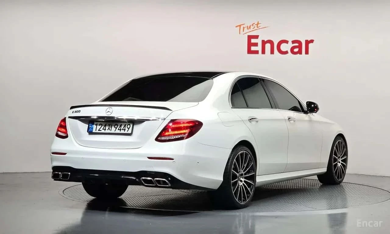 Mercedes-Benz E 300, снимка 2 - Автомобили и джипове - 56737177