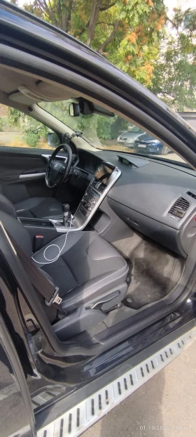 Volvo XC60 2.4 D5, снимка 12