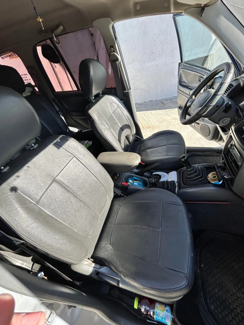 Suzuki Grand vitara 2.0, снимка 5 - Автомобили и джипове - 46802957