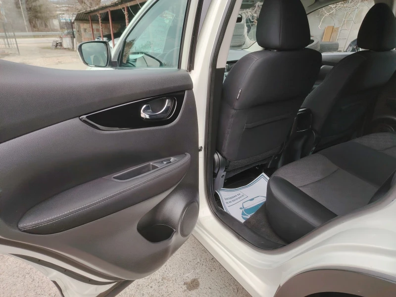 Nissan Qashqai 1.5 DCI, снимка 11 - Автомобили и джипове - 48957123