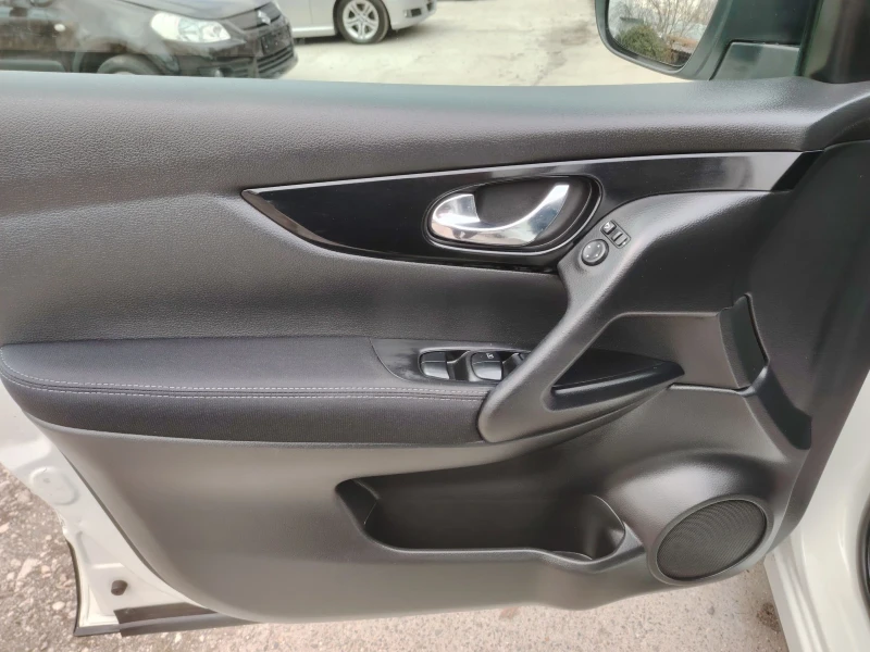 Nissan Qashqai 1.5 DCI, снимка 12 - Автомобили и джипове - 48957123