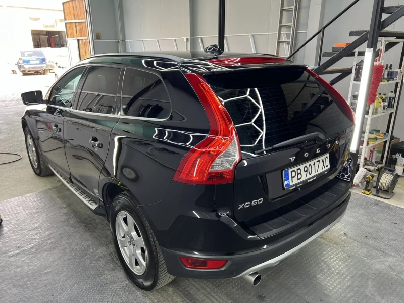 Volvo XC60 2.4 D5, снимка 2 - Автомобили и джипове - 52081759