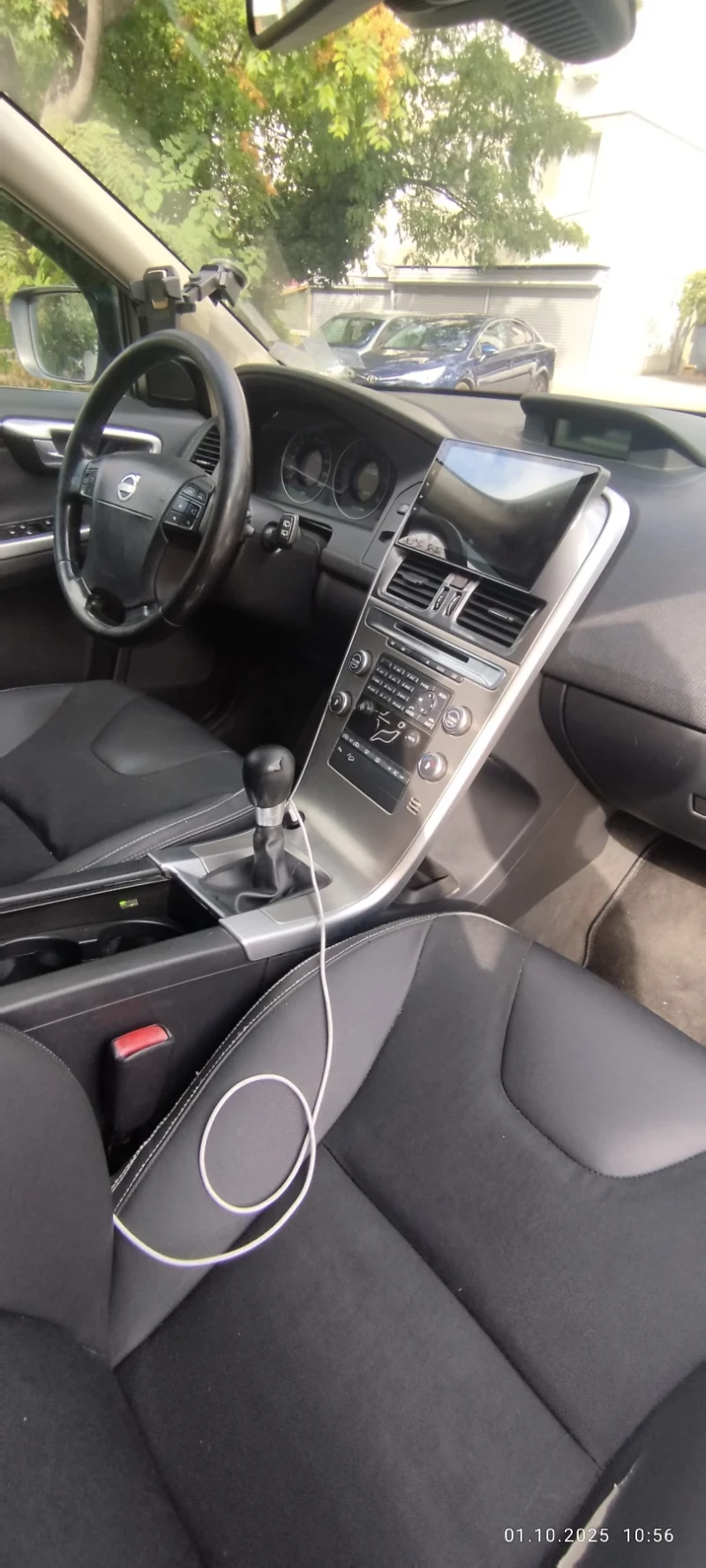 Volvo XC60 2.4 D5, снимка 14 - Автомобили и джипове - 52081759