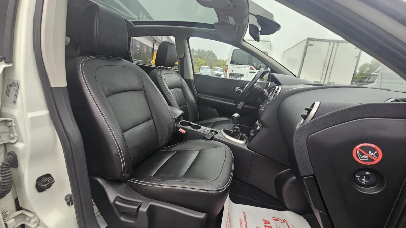 Nissan Qashqai 2.0i 6SP CH-8бр.ДЖАНТИ-FULL-СЕРВИЗ ИСТ.-ЛИЗИНГ, снимка 13 - Автомобили и джипове - 51999378