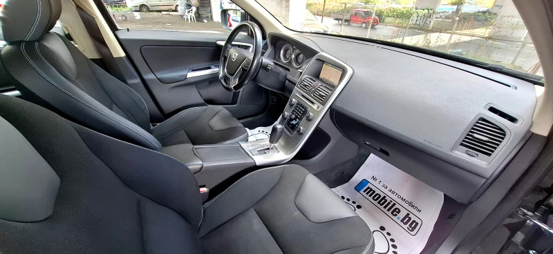 Volvo XC60 D3 СЕРВ.ДОК. , снимка 12 - Автомобили и джипове - 52038591