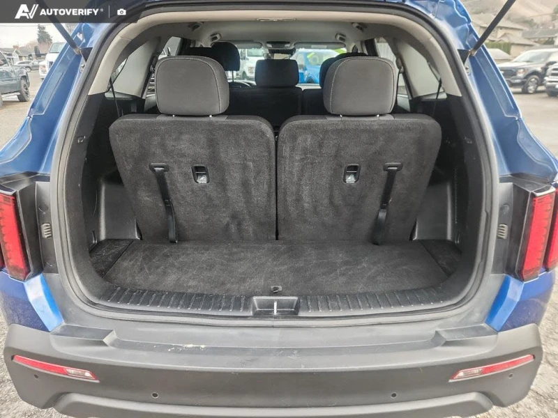 Kia Sorento МЪРТВА ТОЧКА* KEYLESS* КАМЕРА* ПОДГРЕВ* , снимка 10 - Автомобили и джипове - 53053690