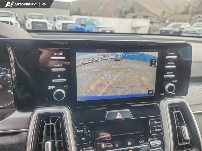 Kia Sorento МЪРТВА ТОЧКА* KEYLESS* КАМЕРА* ПОДГРЕВ* , снимка 14 - Автомобили и джипове - 53053690