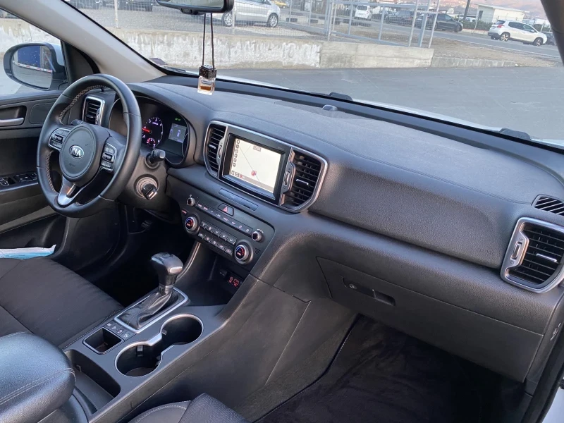 Kia Sportage Automat , снимка 9 - Автомобили и джипове - 53134514