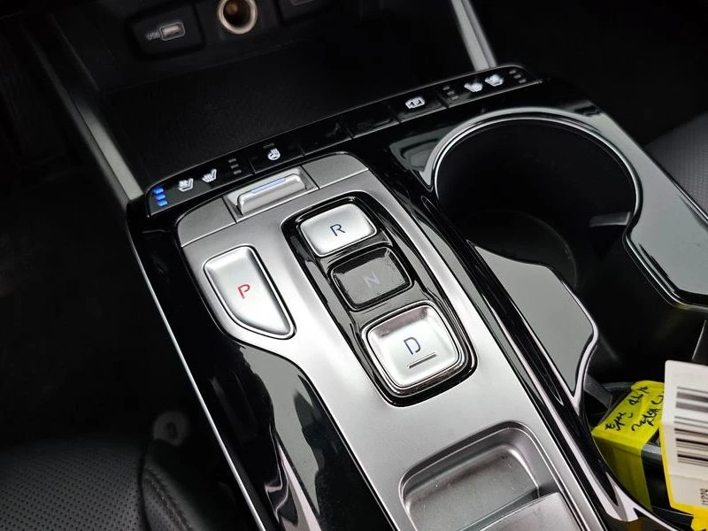 Hyundai Tucson 1.6 Automatic, снимка 9 - Автомобили и джипове - 55843696